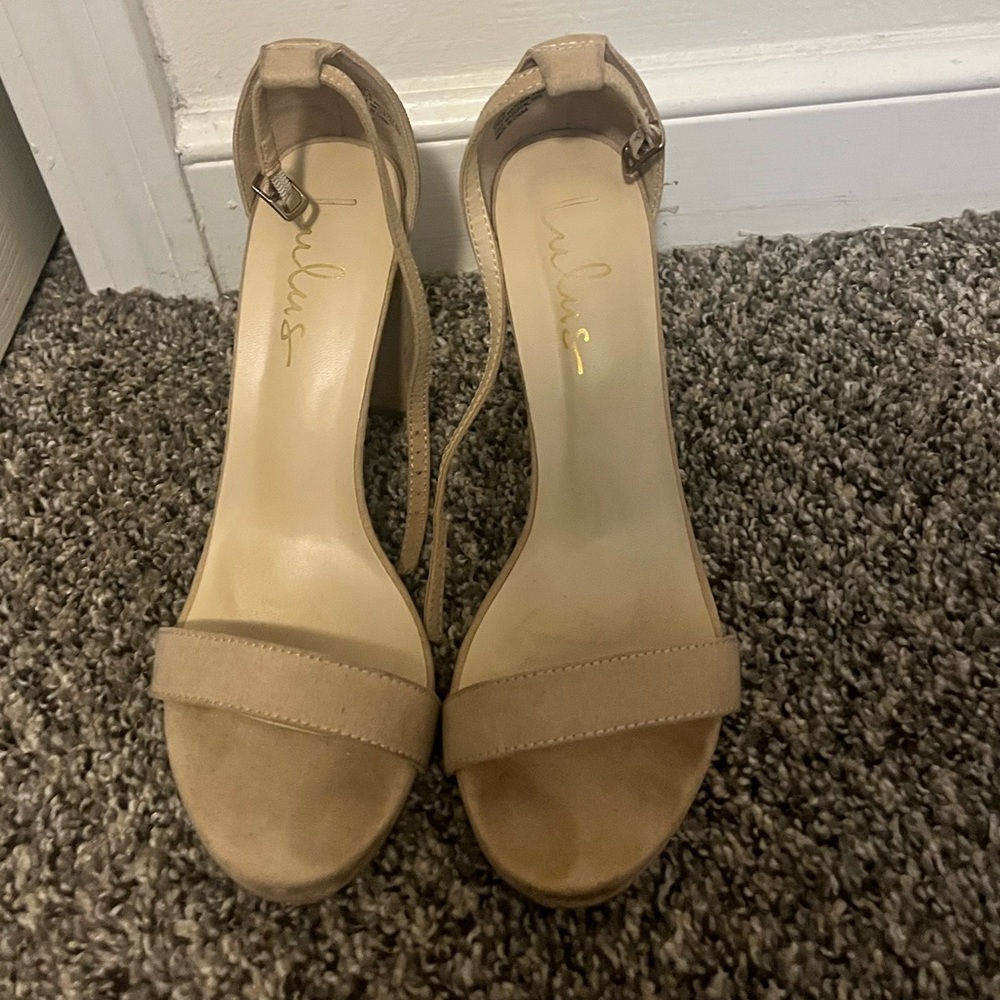 Lulu’s nude block heels